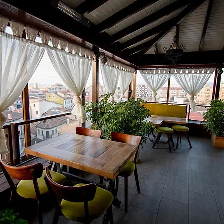 Sahati & Restaurant *