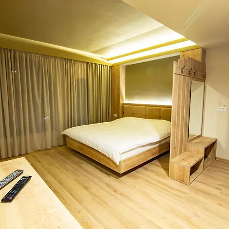 Sahati & Restaurant 科尔察