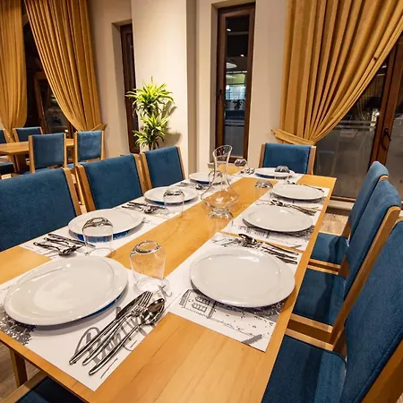 Sahati & Restaurant Hotel